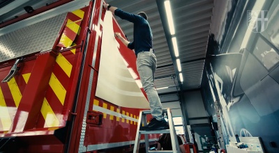 schrift2000 CREATIVE POWER GROUP bei der Arbeit